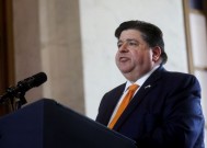 州长JB·普利兹克(JB Pritzker)的芝加哥枪支暴力政策和第三个任期可能取决于民主党全国委员会的结果